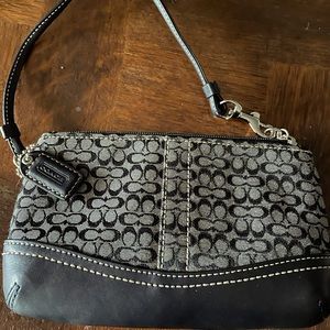 COACH VINTAGE LEATHER AND WOVEN JACQUARD FABRIC WRISTLET.